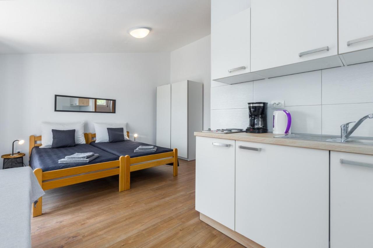 Apartments Emil Пула Экстерьер фото
